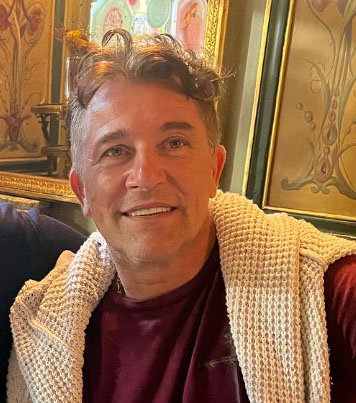 L’attribut alt de cette image est vide, son nom de fichier est Sylvain.jpg.